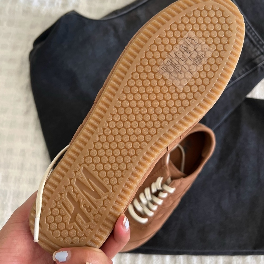 NWT H&M Brown Suede Sneakers 🍂 - Picture 6 of 8